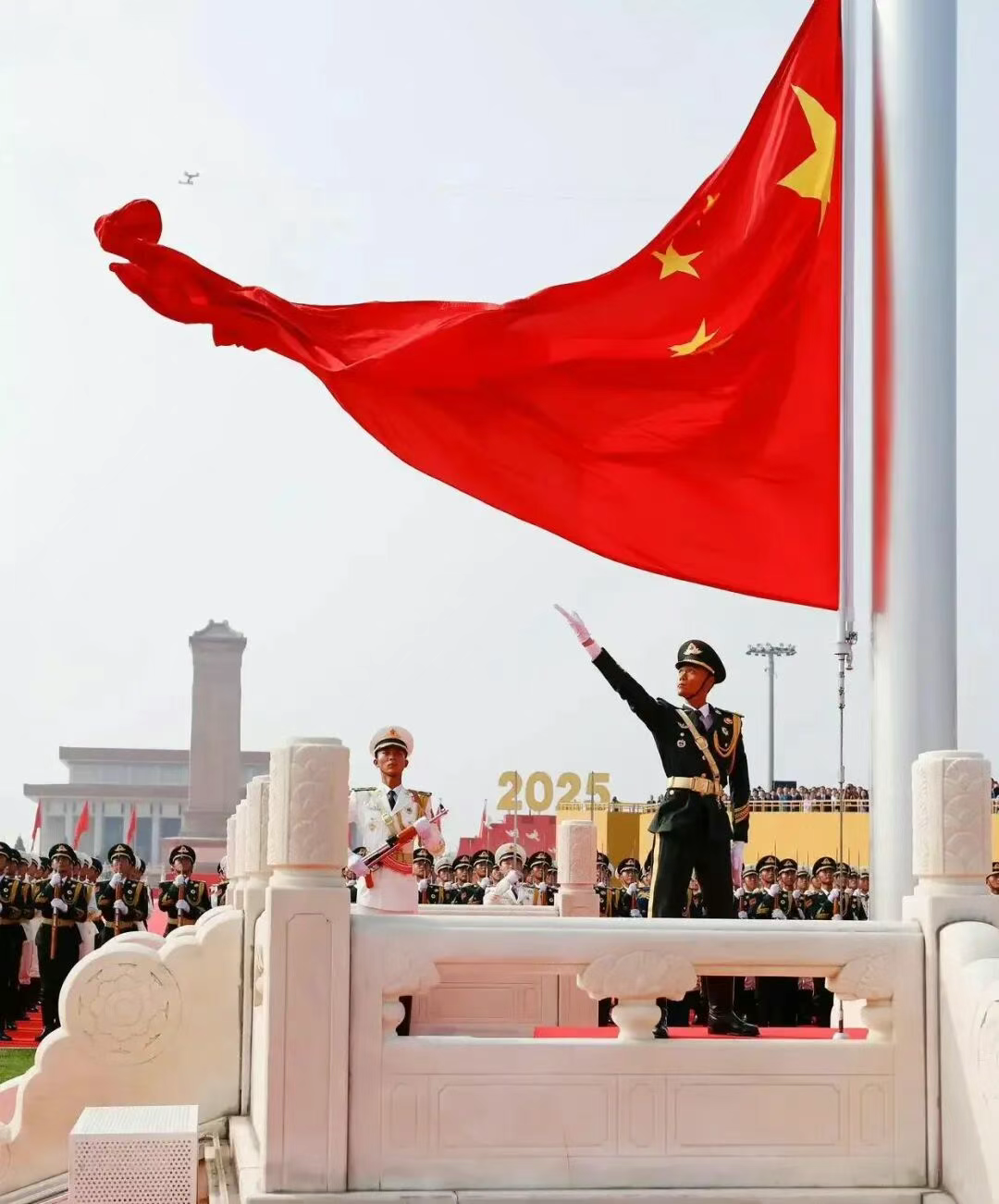 向胜利前进丨浙江西屋电气股份有限公司组织集中观看抗战胜利80周年阅兵盛况(图1) 用2.png